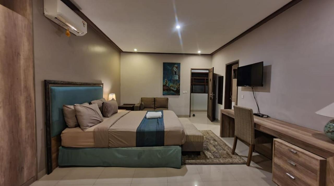Puri Sabina Bed & Breakfast Jimbaran Extérieur photo