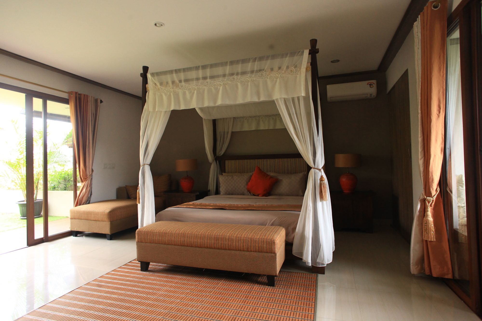 Puri Sabina Bed & Breakfast Jimbaran Extérieur photo